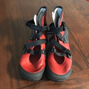 merrell vibram glove chili pepper women’s sneakers